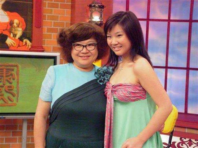 錢爸爸最新動態(tài),錢爸爸最新動態(tài)，小巷中的獨特風(fēng)味探索