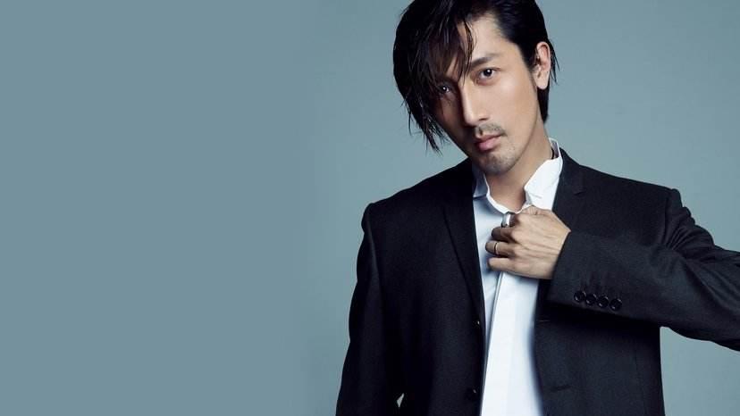 打造魅力男性風(fēng)格，明星大叔的男士時尚指南