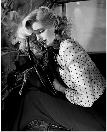 女演員伊波，星光魅力之旅閃耀無(wú)限