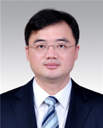 梁群最新任，小巷中的美食探險之旅