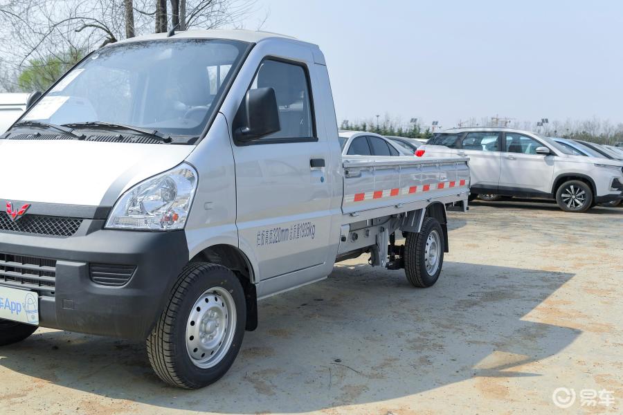 五菱榮光小卡新款車型圖，小巷中的隱藏之寶亮相！