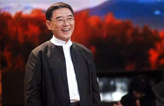 小大夫，巷弄深處的醫(yī)療溫情與特色小店的故事。