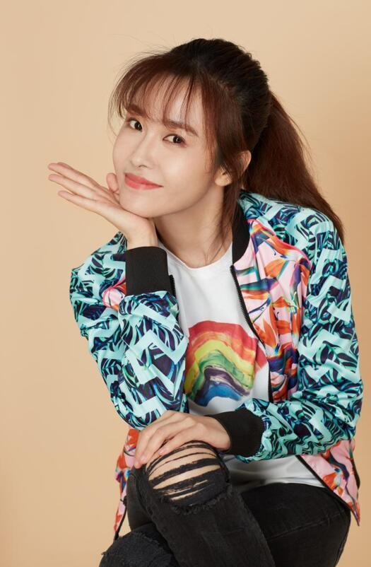 成龍最新力作歌曲，全球震撼！熱血沸騰的旋律引爆音樂界！