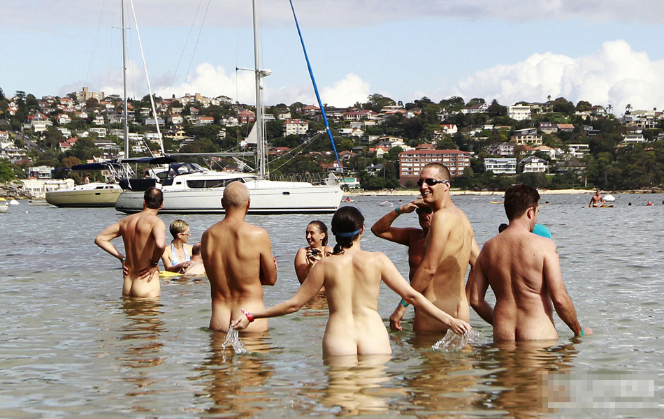 裸泳比賽圖片,裸泳比賽圖片，小巷深處的獨(dú)特風(fēng)情