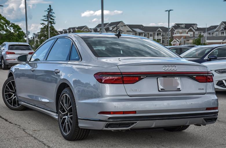 最新款A(yù)8L,最新款A(yù)8L，一段車內(nèi)的溫馨旅程