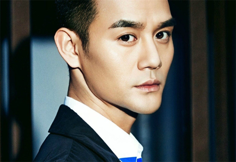 臉長明星男必備科技神器，智能體驗(yàn)引領(lǐng)未來生活新潮流