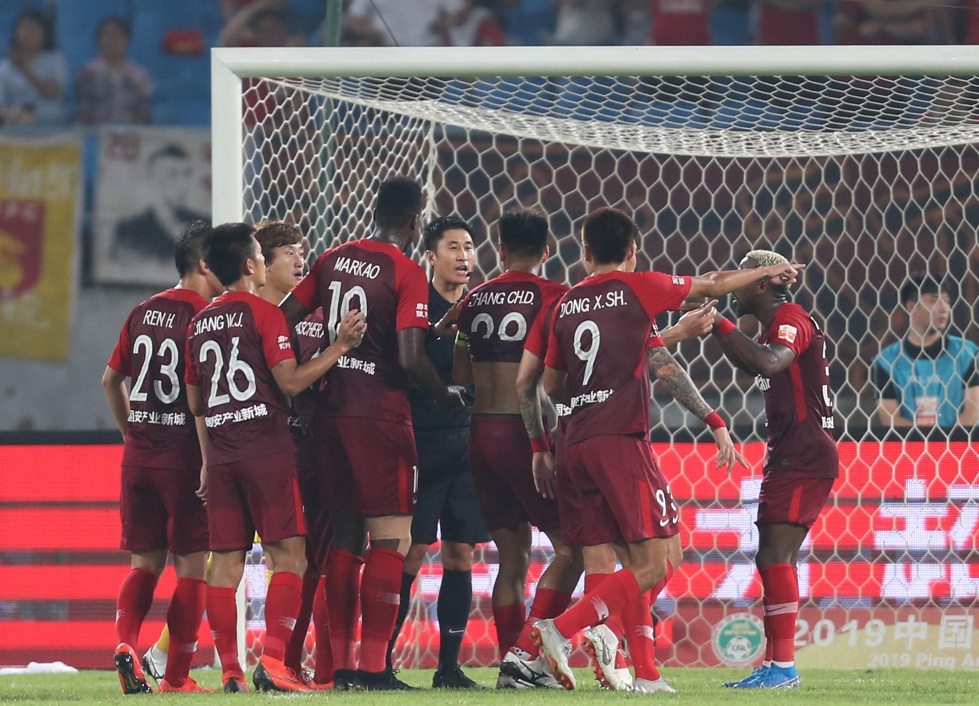 足球比賽裁判詳解，從開場到終場，裁判工作流程全解析