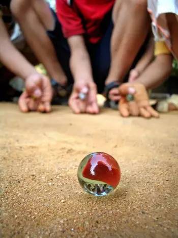 打彈珠比賽,打彈珠比賽，一場(chǎng)自然美景中的心靈之旅