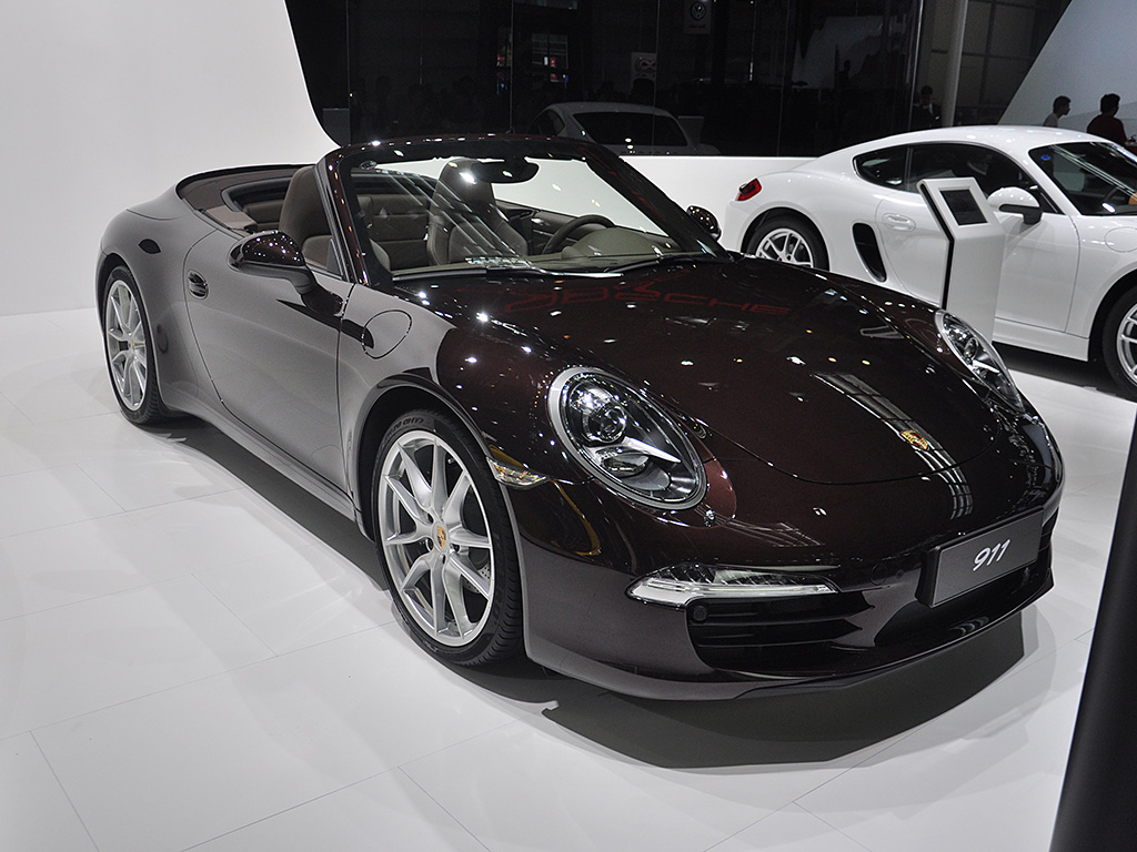 保時(shí)捷911跑車價(jià)格，速度與友情的完美交融的奢華之旅