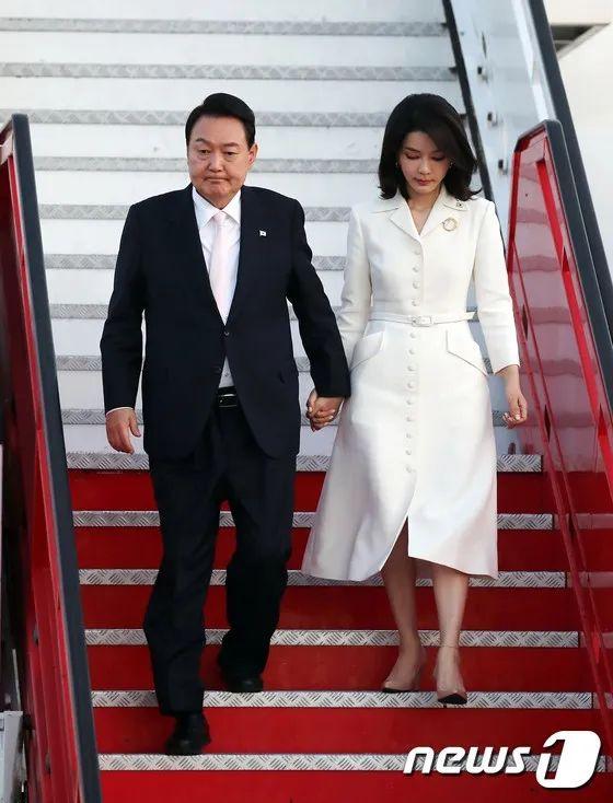 韓國(guó)現(xiàn)任總統(tǒng)的身份影響深度解析，身份揭秘與當(dāng)前觀點(diǎn)探討