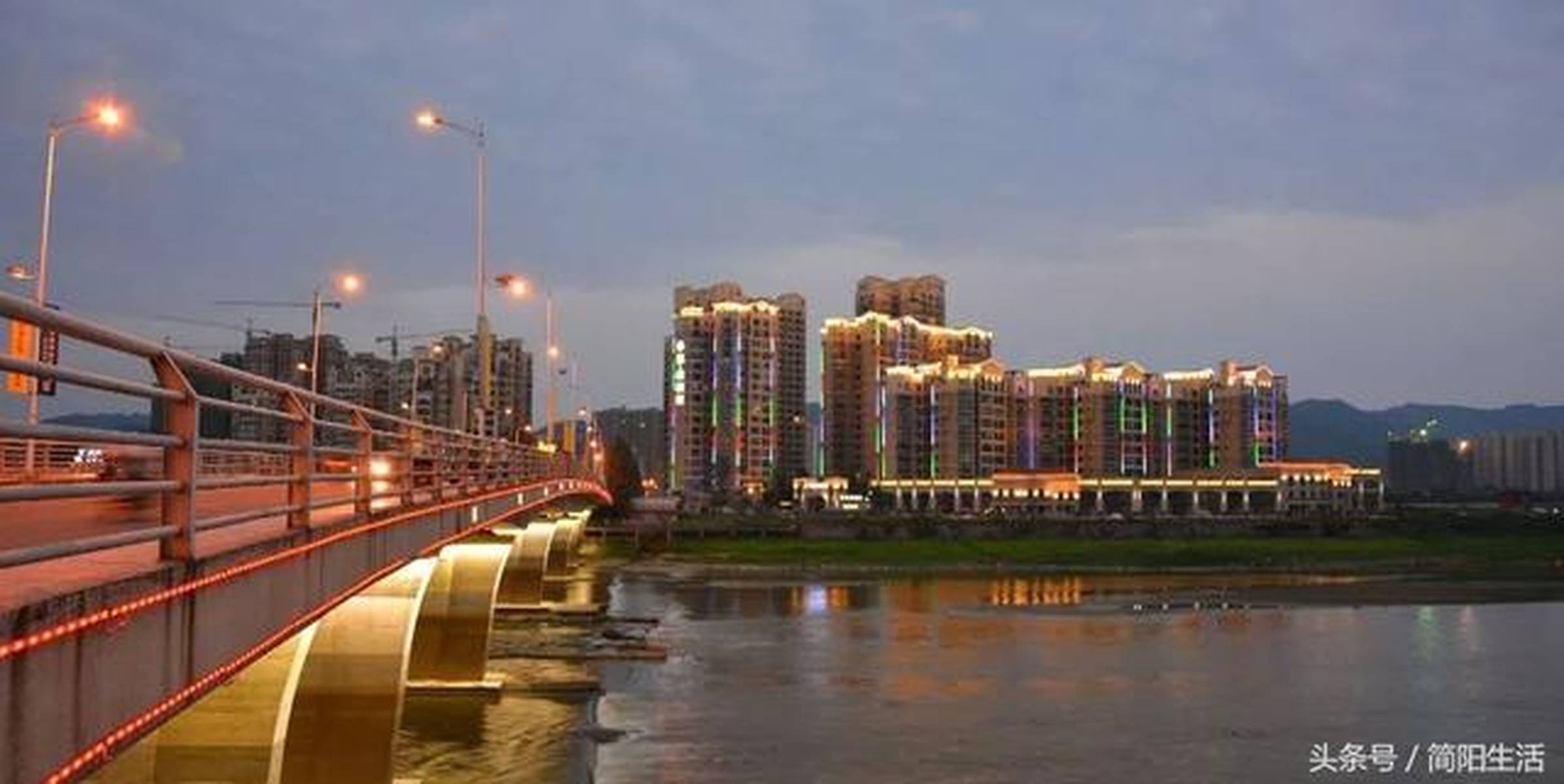 四川簡(jiǎn)陽(yáng)最新房產(chǎn)價(jià)格揭秘，小巷深處的意外發(fā)現(xiàn)