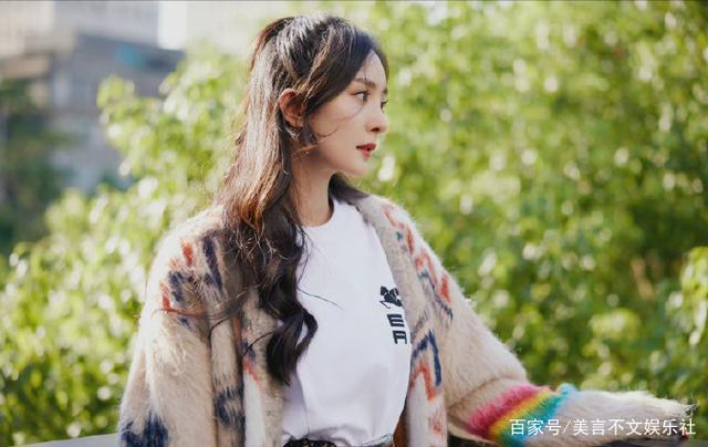 楊冪獨(dú)家訪談，揭秘科技新星，體驗(yàn)前沿高科技產(chǎn)品的魅力之旅