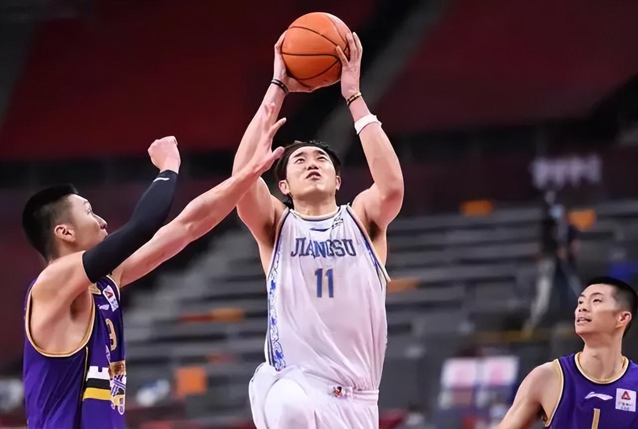 新疆最新動態(tài)，變化、學(xué)習(xí)與自信的力量展現(xiàn)新面貌