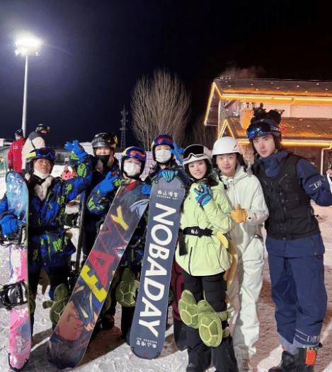 最新滑雪動態(tài),最新滑雪動態(tài)，科技革新雪上飛馳體驗(yàn)