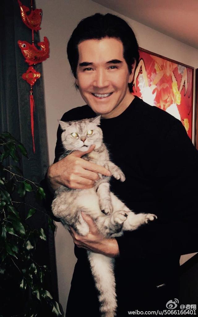 費(fèi)翔微博更新揭秘，小巷神秘小店探險之旅！