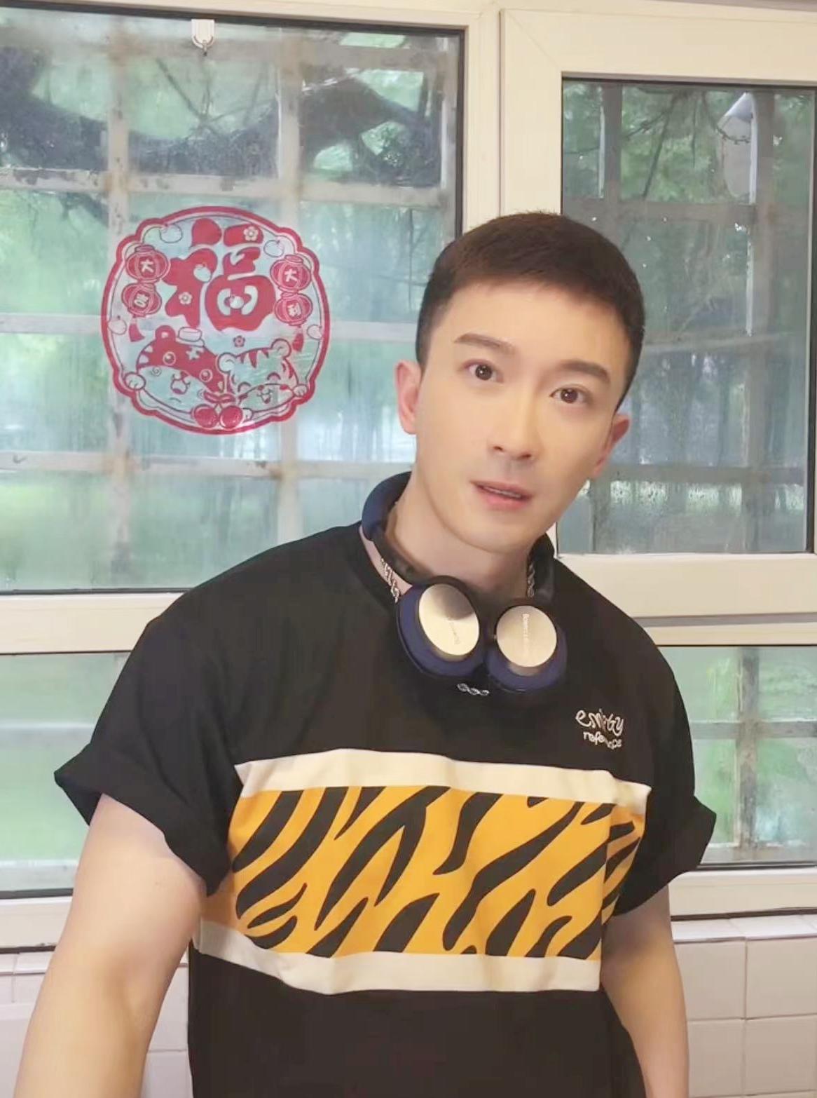 演員張鐸，炸裂演技，魅力四射的熒幕之星?