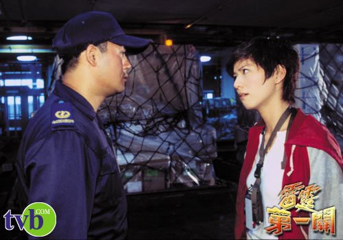 雷霆第一關演員表揭秘，小巷特色小店探秘之旅