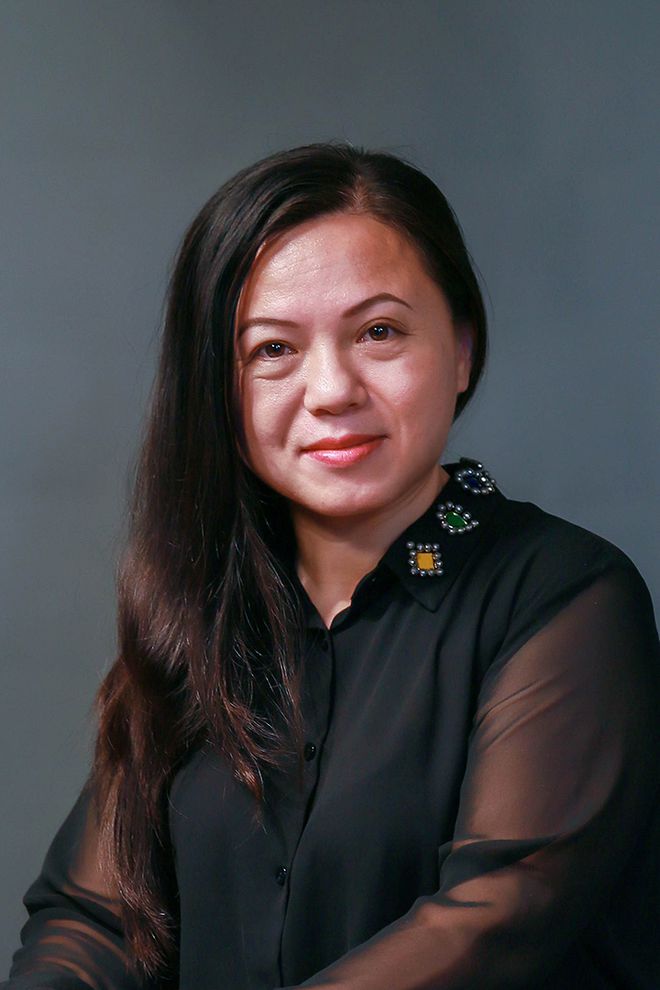 鄧香蓮，演藝之路的璀璨之星