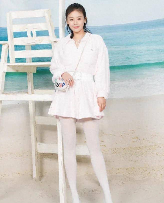 女明星穿白絲襪,女明星穿白絲襪，時(shí)尚潮流的獨(dú)特魅力