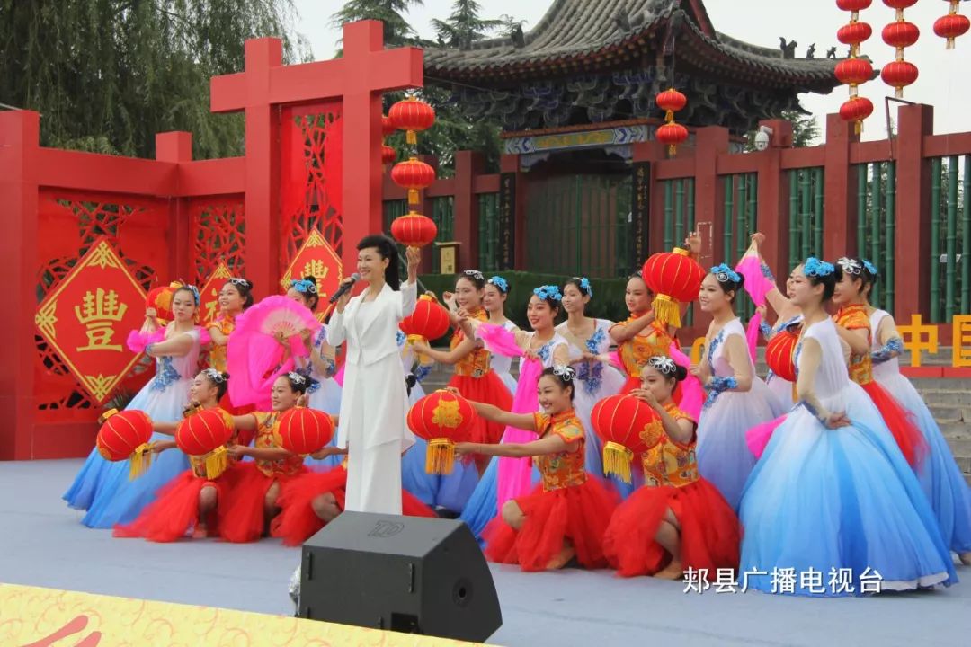 張地現(xiàn)場創(chuàng)作歌曲，音樂、友情與家的溫馨故事