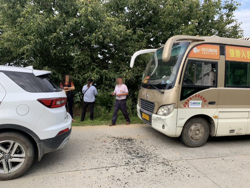 麻城交通事故背后的故事，揭秘現(xiàn)場與小巷特色小店的奇遇