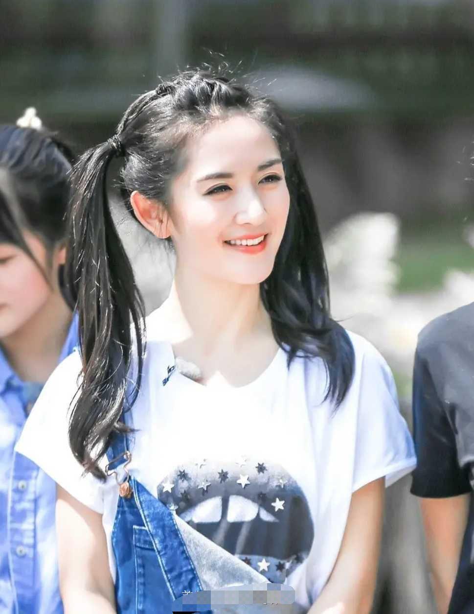 明星馬尾，小巷深處的時尚魅力揭秘