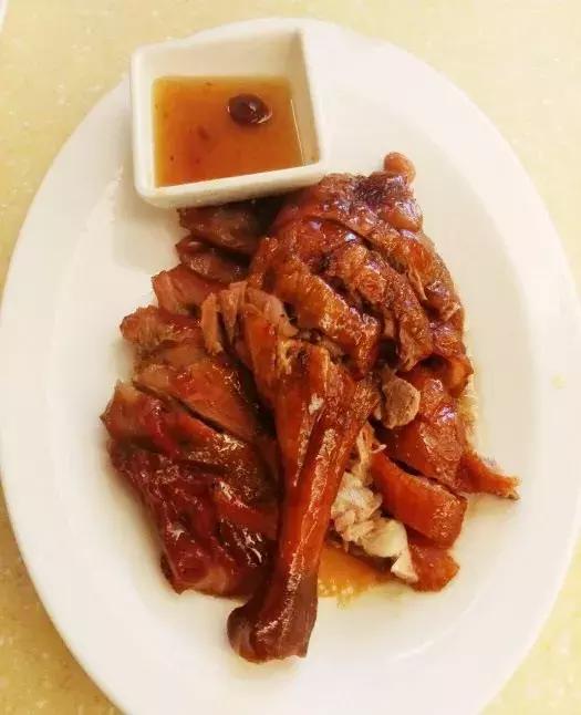 豬扒最新地，味蕾上的奇遇與友情的溫馨之旅