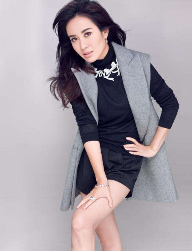 黃奕葉璇直播探尋小巷獨特風味小店，探尋獨特美食之旅