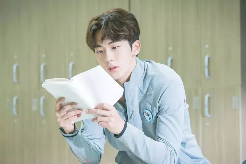 舉重妖精演員，賦予角色靈魂的非凡演繹之旅