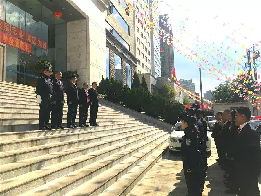 地產(chǎn)最新動態(tài)，自然美景的詩意旅程探索