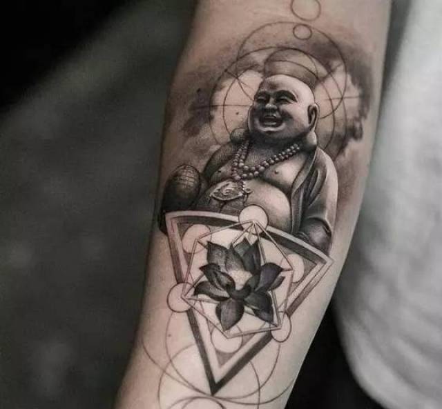 隱藏小巷特色小店揭秘，紋身價格表全解析