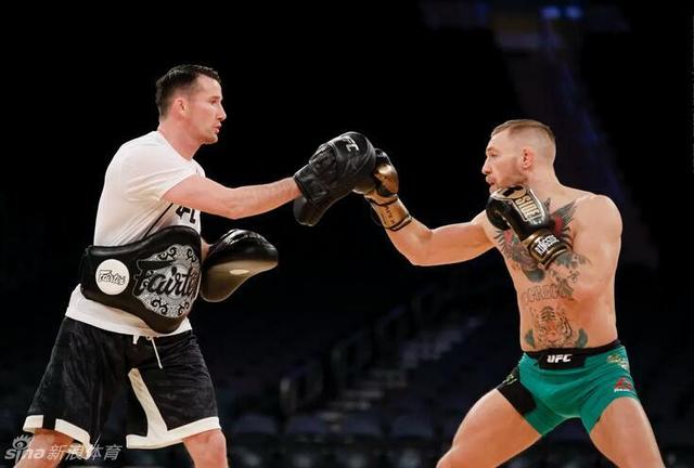 康納賽場風采，激情與友情的碰撞故事視頻回顧