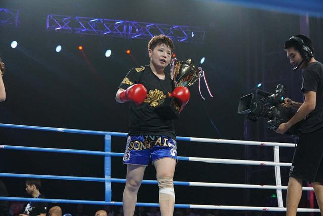 龔艷麗武林風(fēng)比賽最新表現(xiàn)，賽場(chǎng)風(fēng)采與個(gè)人立場(chǎng)影響熱議