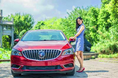 探索隱藏版特色小店，最新君威分體式帶你領(lǐng)略小巷獨特風味