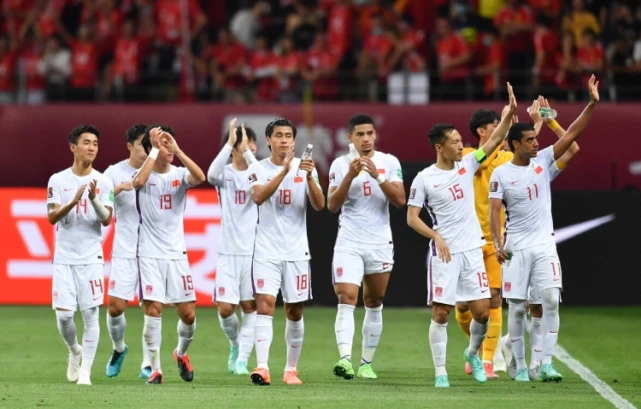 中國足球最新動態(tài)，踏自然之旅，尋找內(nèi)心平靜之路