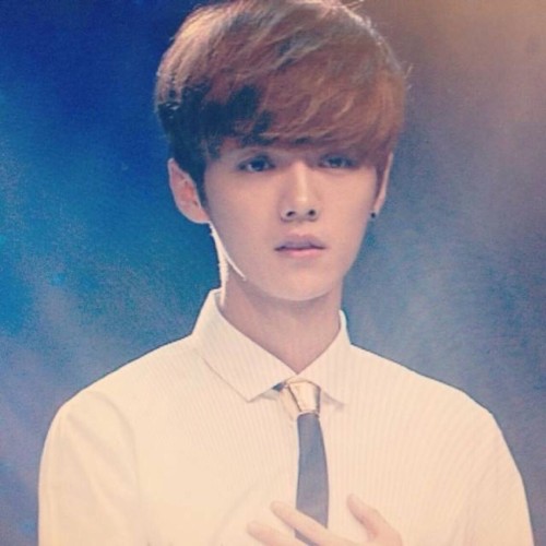 鹿晗2025年最新七月行程揭秘，偶遇小巷驚喜小店