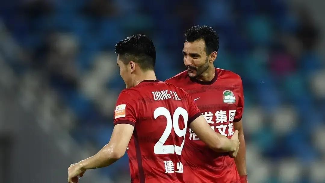 中超風(fēng)云再起，最新17輪積分榜排名與小巷奇遇的碰撞