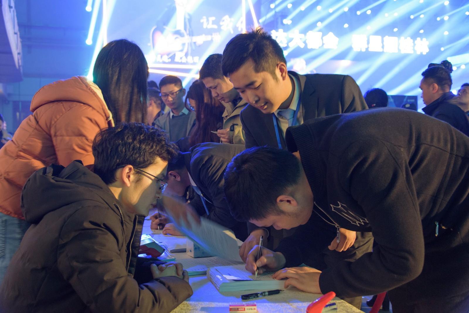 超強音浪最新一期嘉賓揭秘，音樂中的友情與家的溫馨時刻