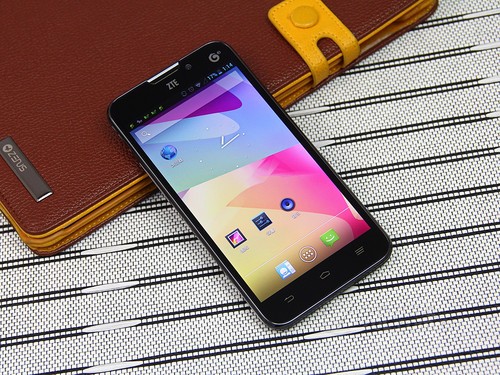 中興最新款手機(jī)，開啟智慧新時(shí)代的勵(lì)志故事