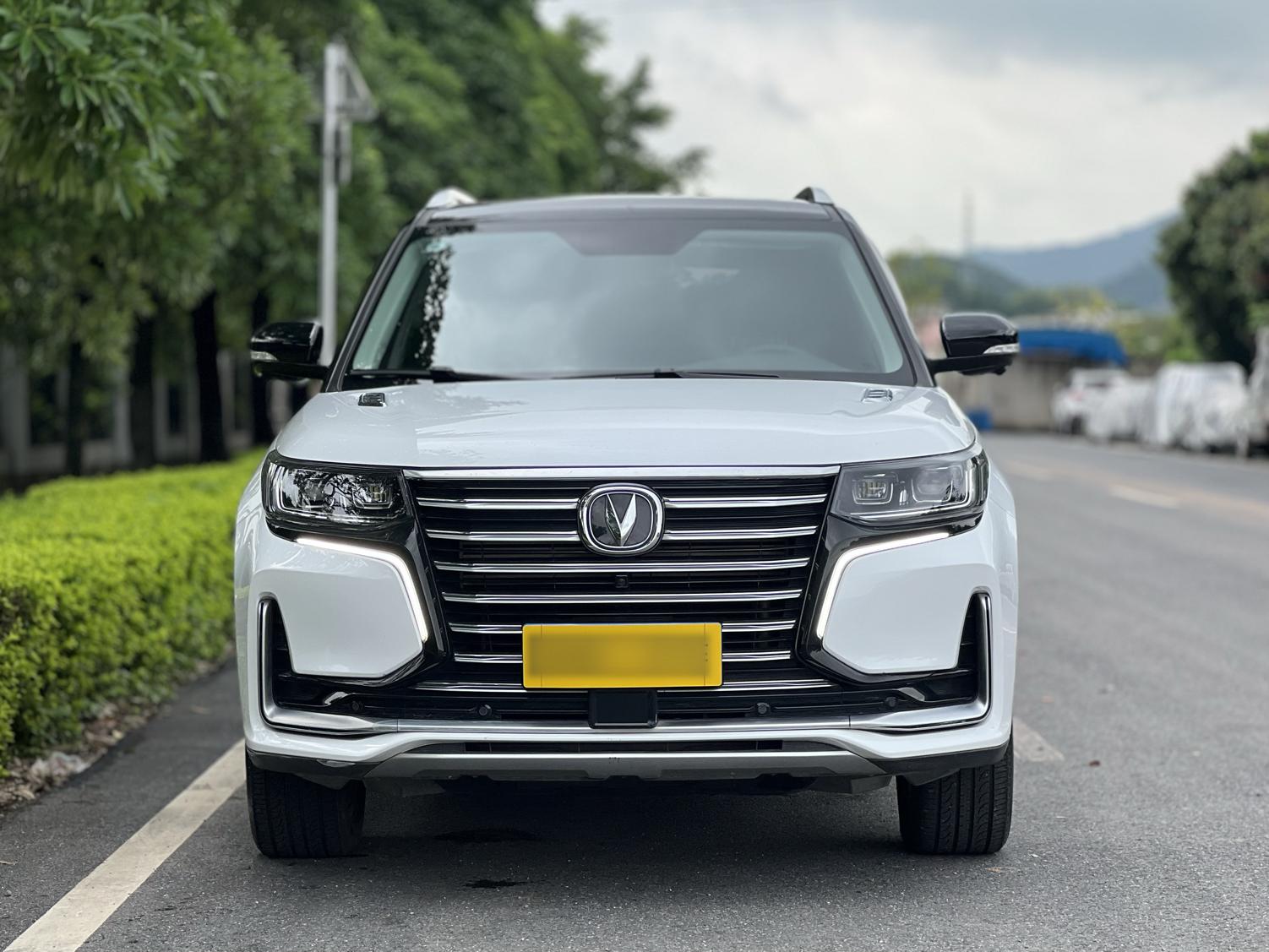 長(zhǎng)安CS95最新款，駛向自然，探尋內(nèi)心寧?kù)o