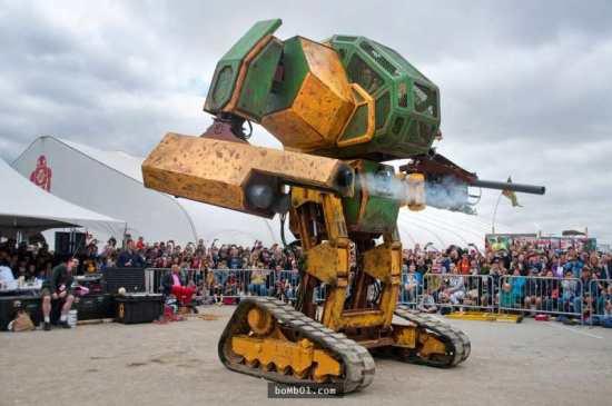 日本最新機(jī)器人，小巷中的探索之旅揭秘