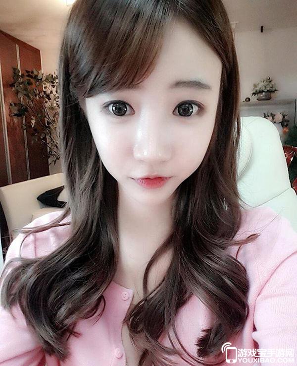 韓國(guó)女主播帶你領(lǐng)略科技與生活的完美融合，最新高科技產(chǎn)品介紹