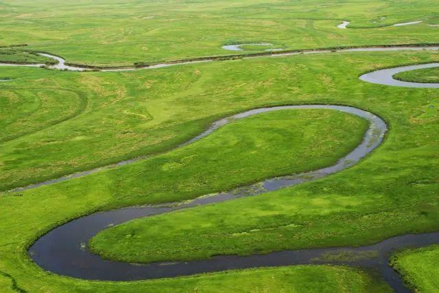 農(nóng)場小鎮(zhèn)最新中文版，小巷深處的綠色樂園