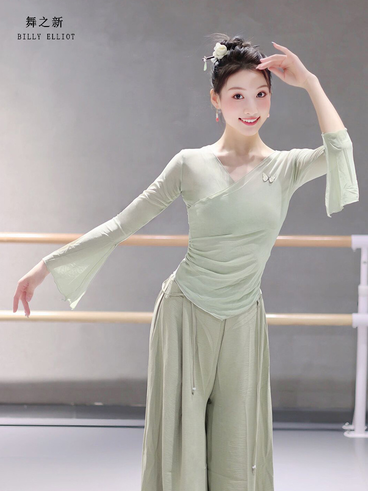 時(shí)尚與科技的完美融合，探索2025年最新舞蹈服裝