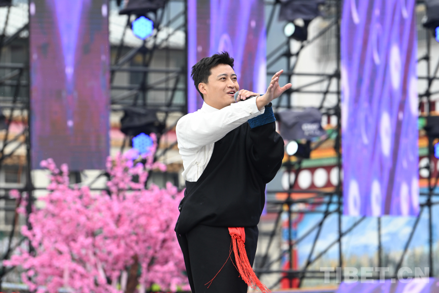 羅布桑珠最新歌曲，音樂之旅的璀璨明珠亮相舞臺(tái)