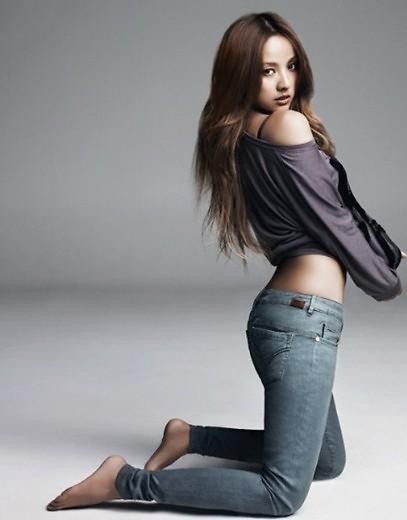 李孝利最新圖片寫真，音樂(lè)與時(shí)尚的跨界魅力展現(xiàn)獨(dú)特魅力風(fēng)采