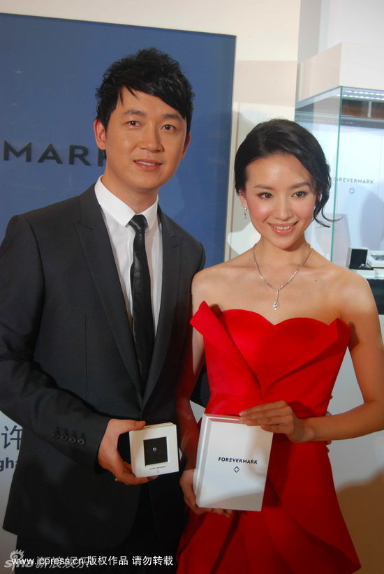 董潔2025最新動態(tài)，變化中的力量，閃耀星光的勵(lì)志之旅