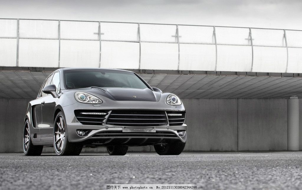 保時(shí)捷越野車最新圖片揭秘，小巷深處的探索秘境