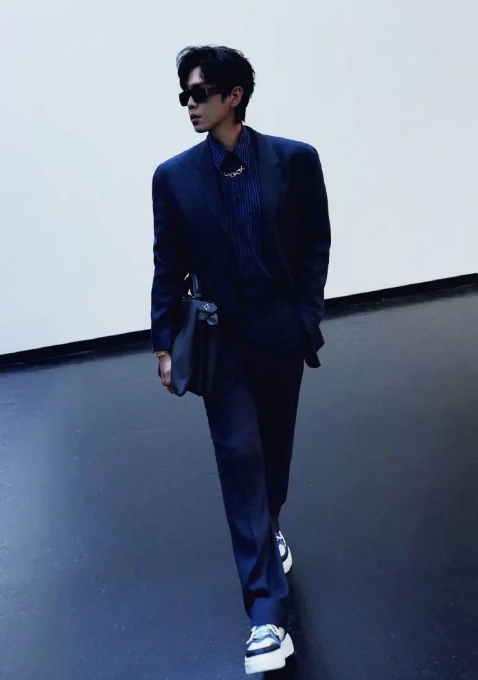 探索自然美景之旅，最新男生頭像與內(nèi)心平和的追尋