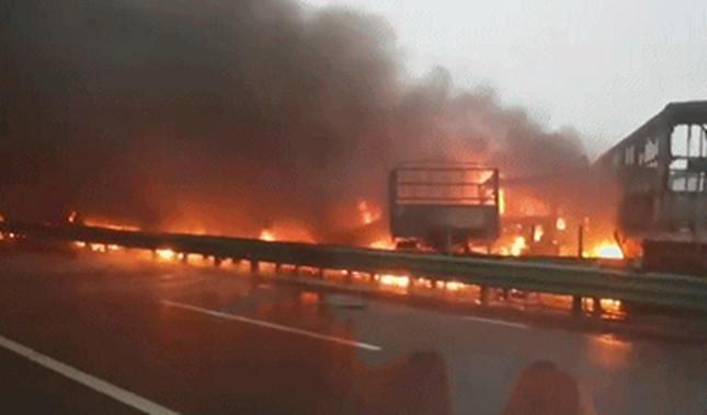 包茂高速車禍最新消息今日更新，緊急關(guān)注車禍進(jìn)展